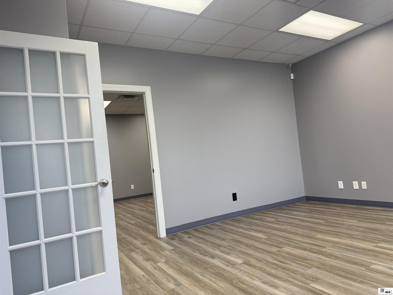 609 N 5th St - Photo 2 of 13