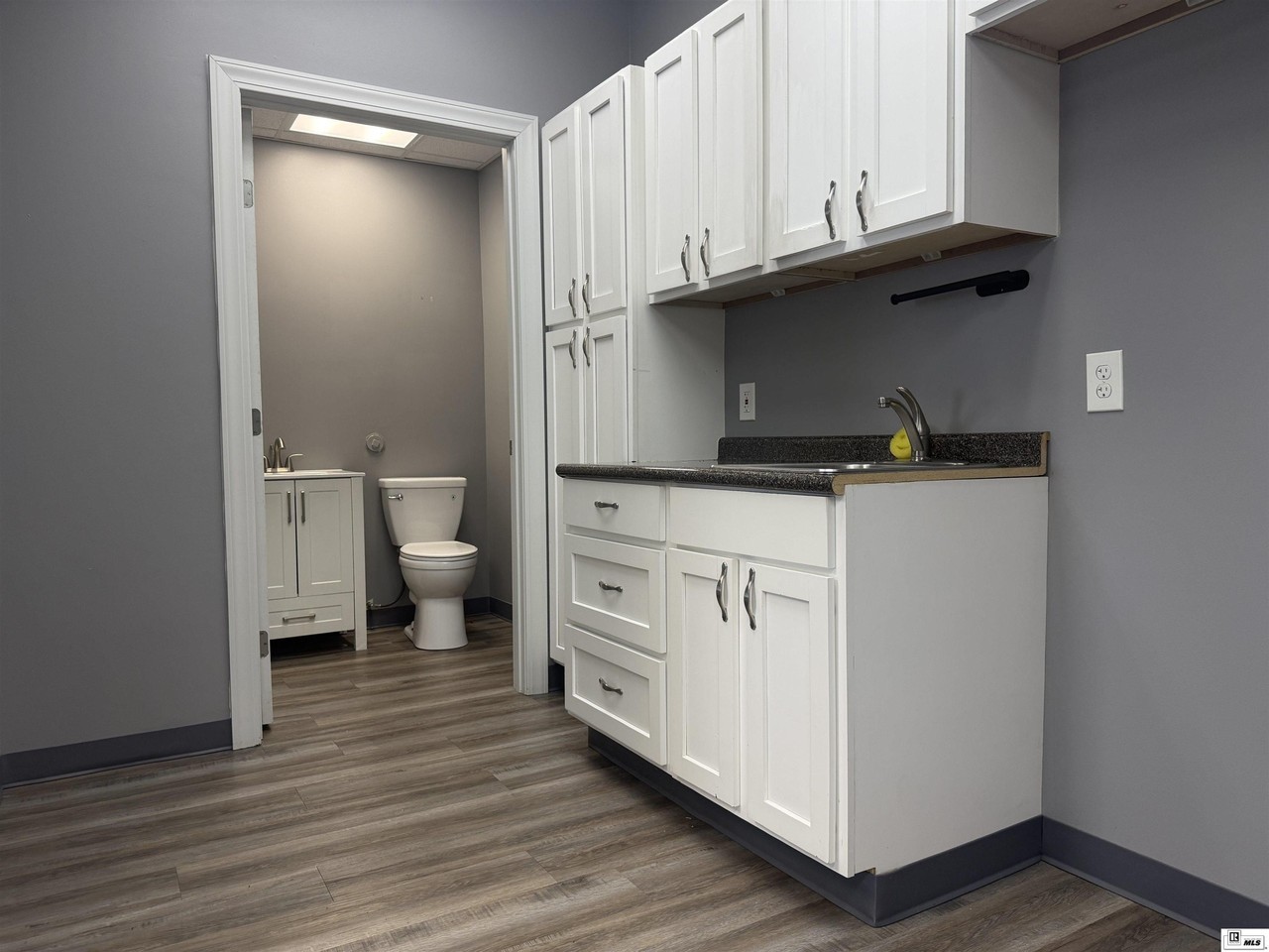 609 N 5th St - Photo 7 of 13