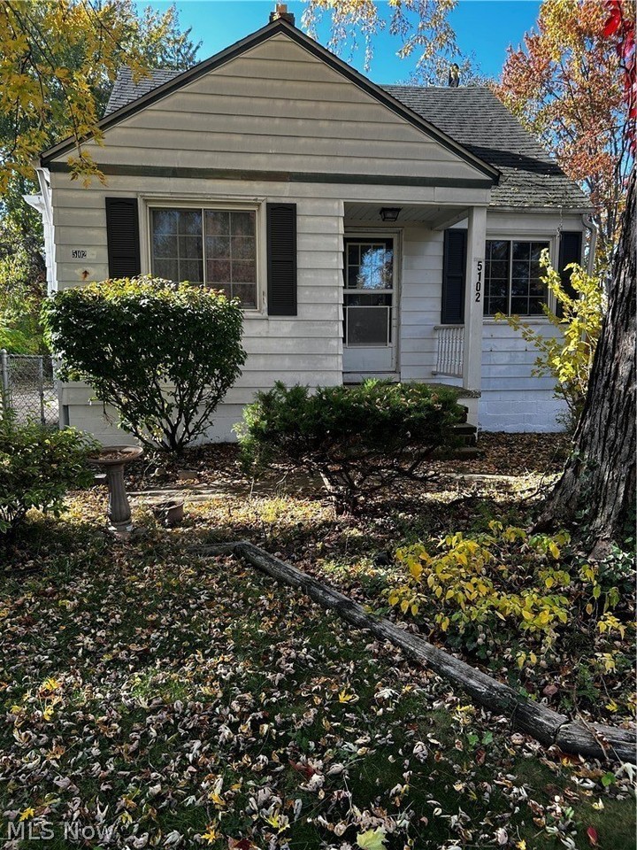 5102 Whitethorn Ave - Photo 2 of 9