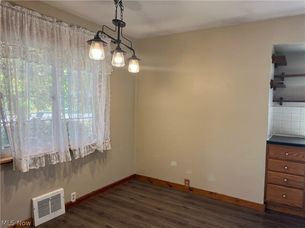 5102 Whitethorn Ave - Photo 5 of 9