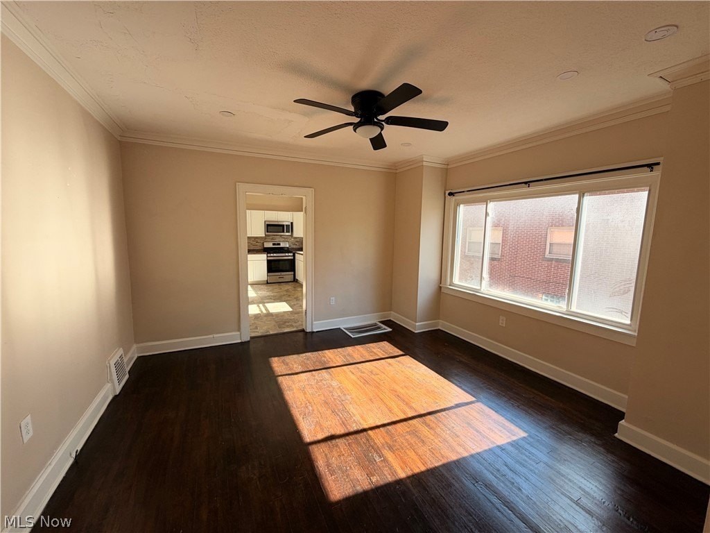 2333 Ohio Ave - Photo 2 of 9