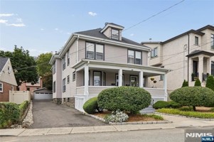 featured image of 290 Columbia Ave #1stFL