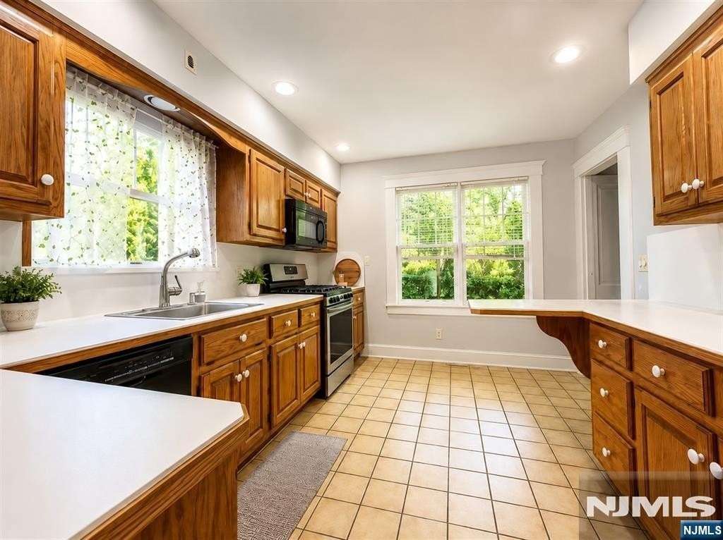 84 Valley View Ave - Photo 5 of 8
