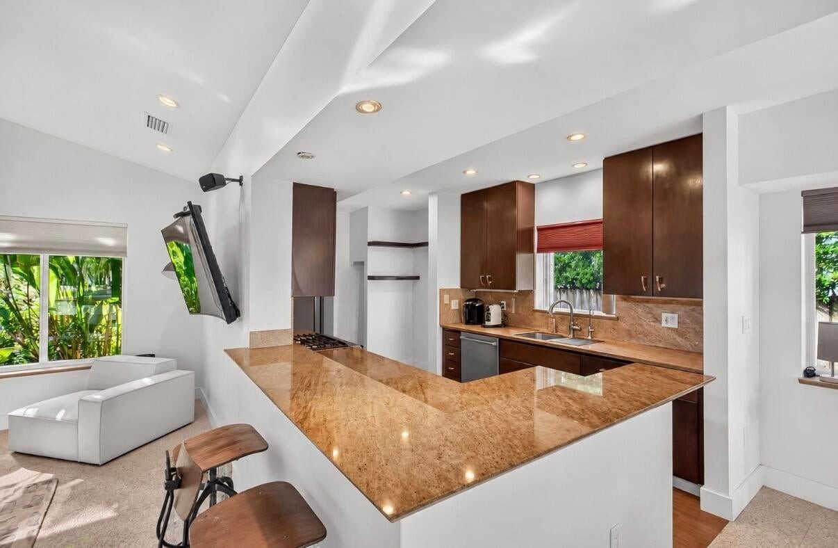 1345 Marseille Dr #SFH - Photo 5 of 8