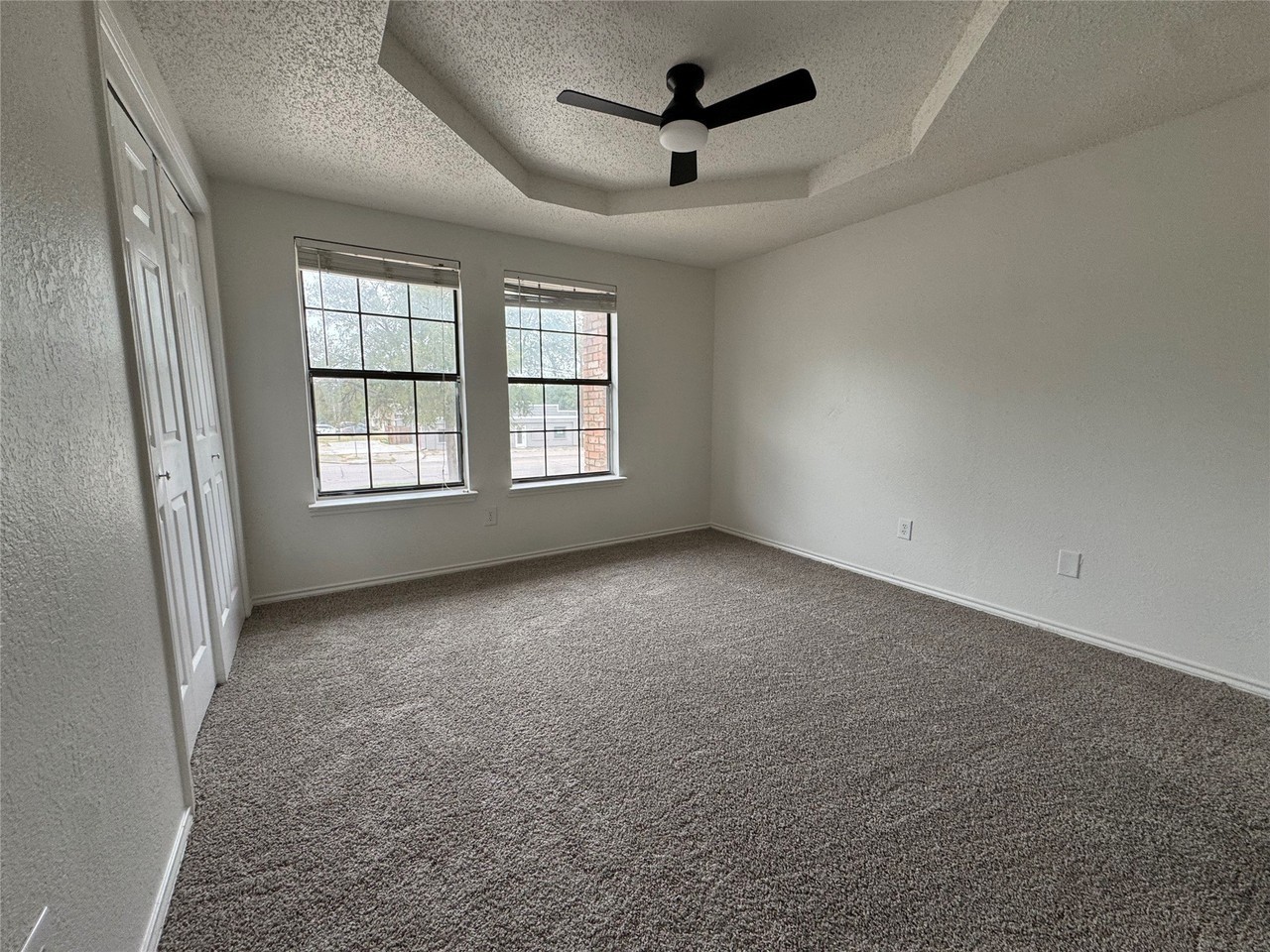 626 S Rogers Rd - Photo 6 of 13