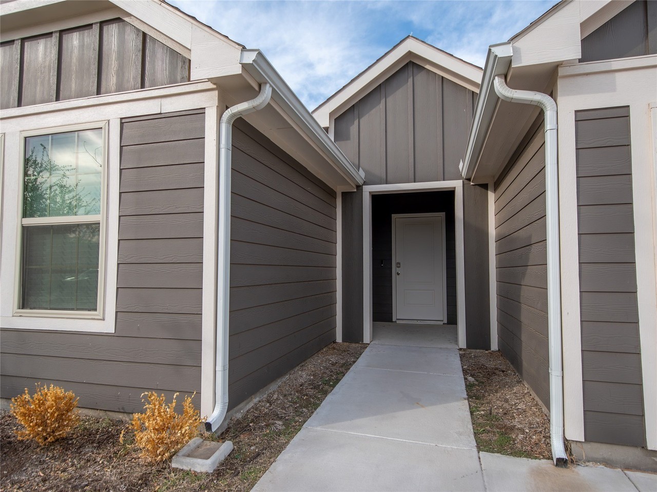 13125 Enclave Pkwy - Photo 4 of 31