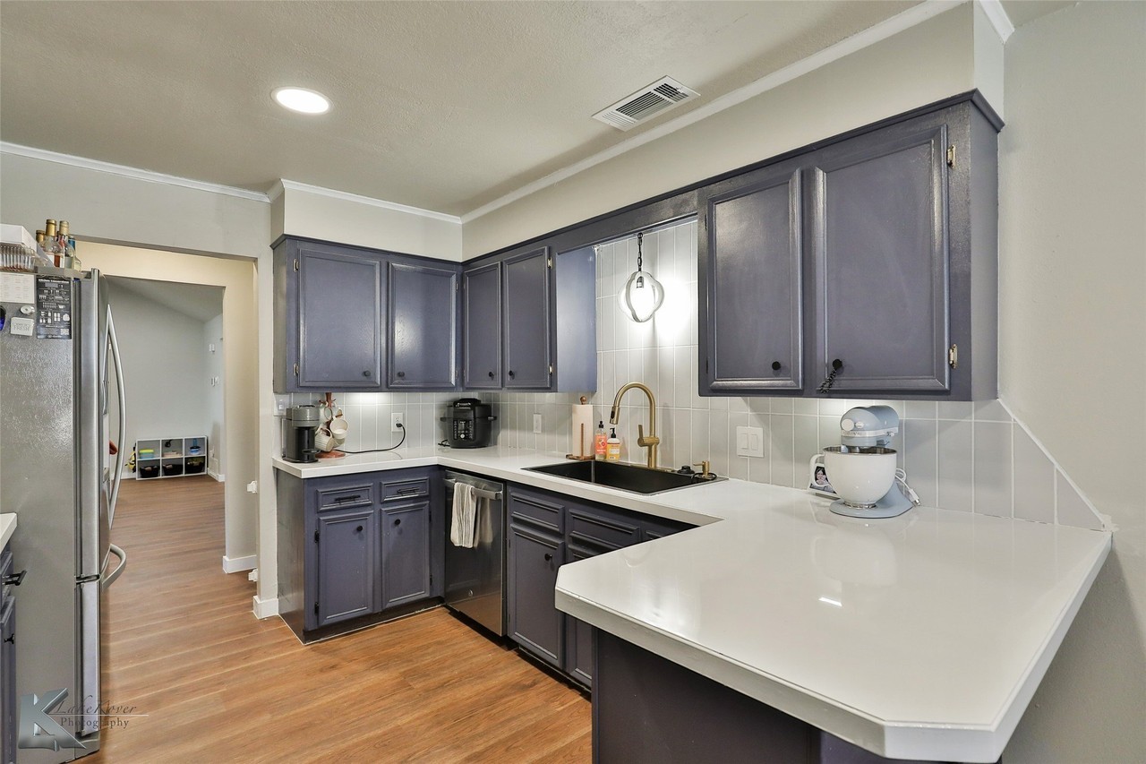 1326 Summoner Ln - Photo 6 of 40