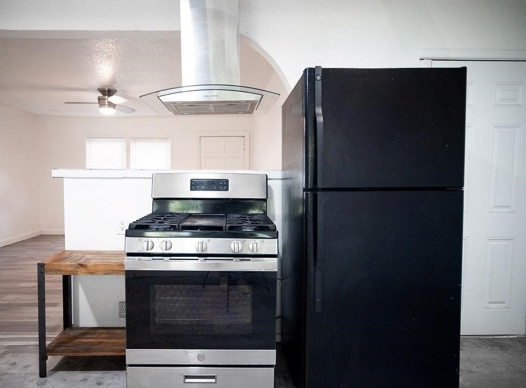 244 Willow St - Photo 6 of 19