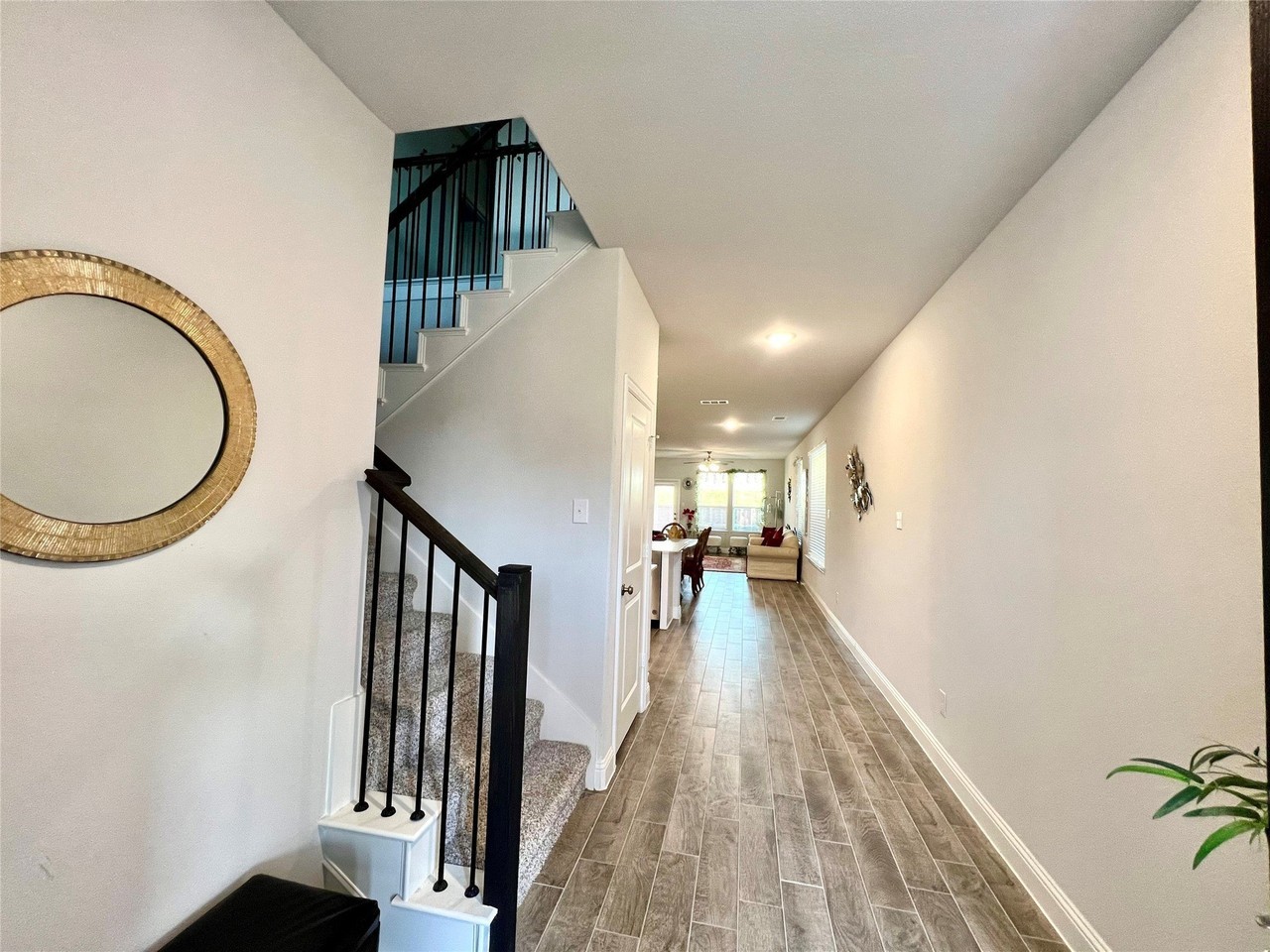 2707 Woodland Ct - Photo 2 of 31