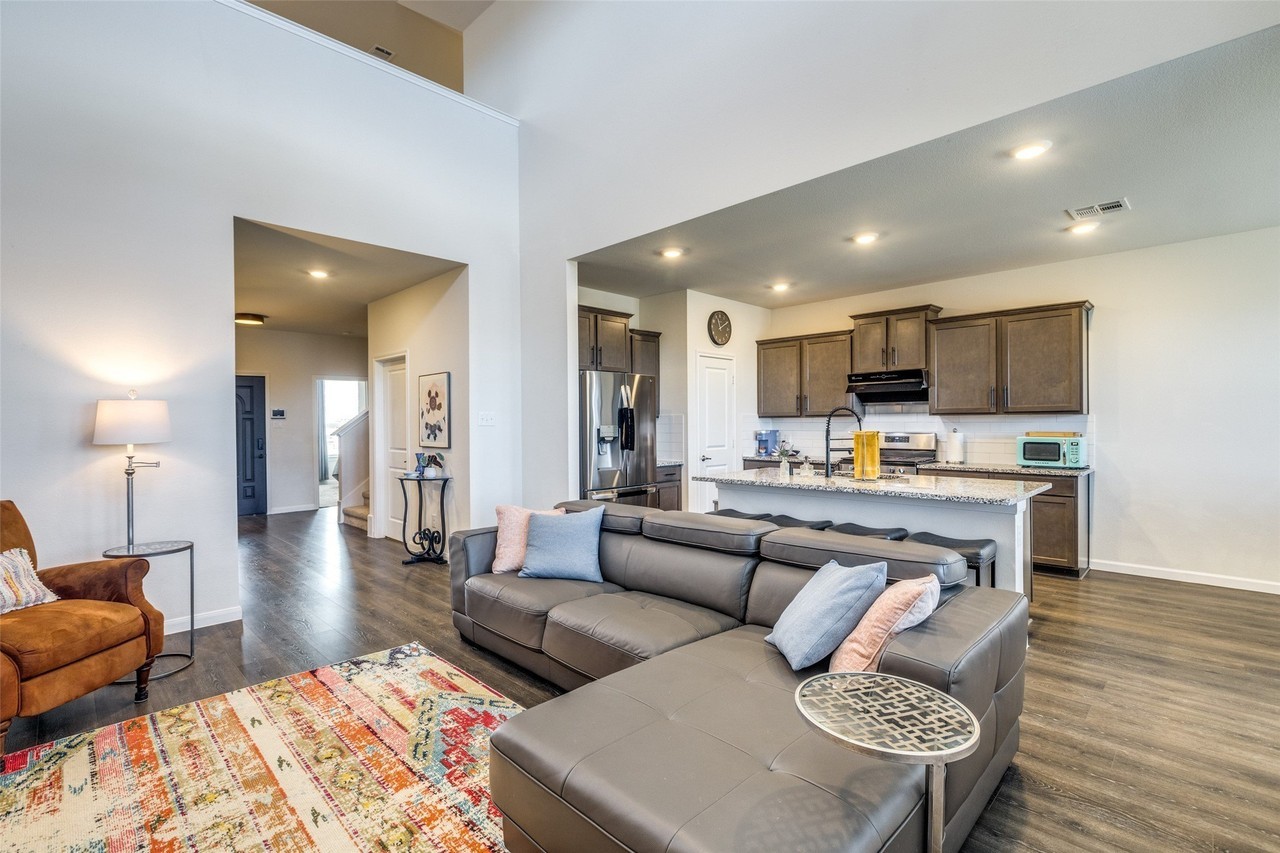 802 Range Dr - Photo 6 of 25