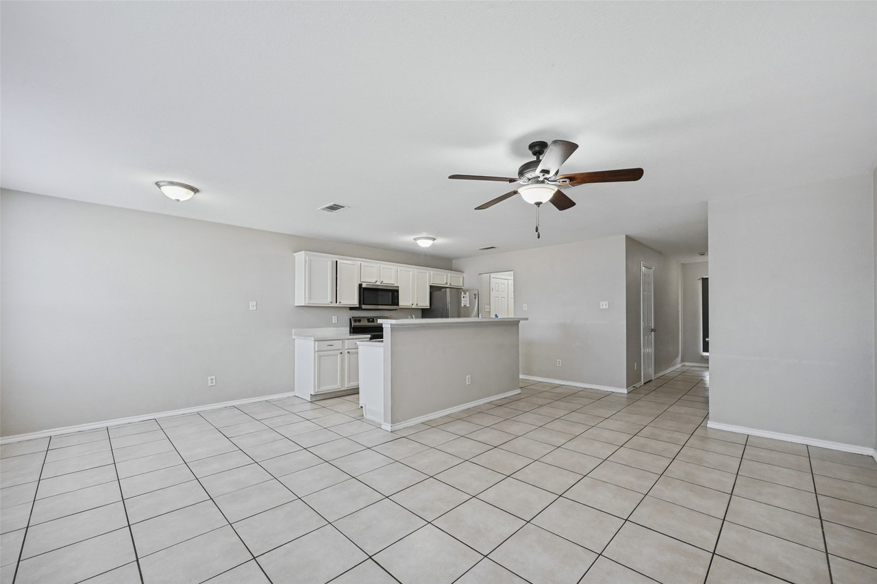 4610 Alamosa St - Photo 3 of 12