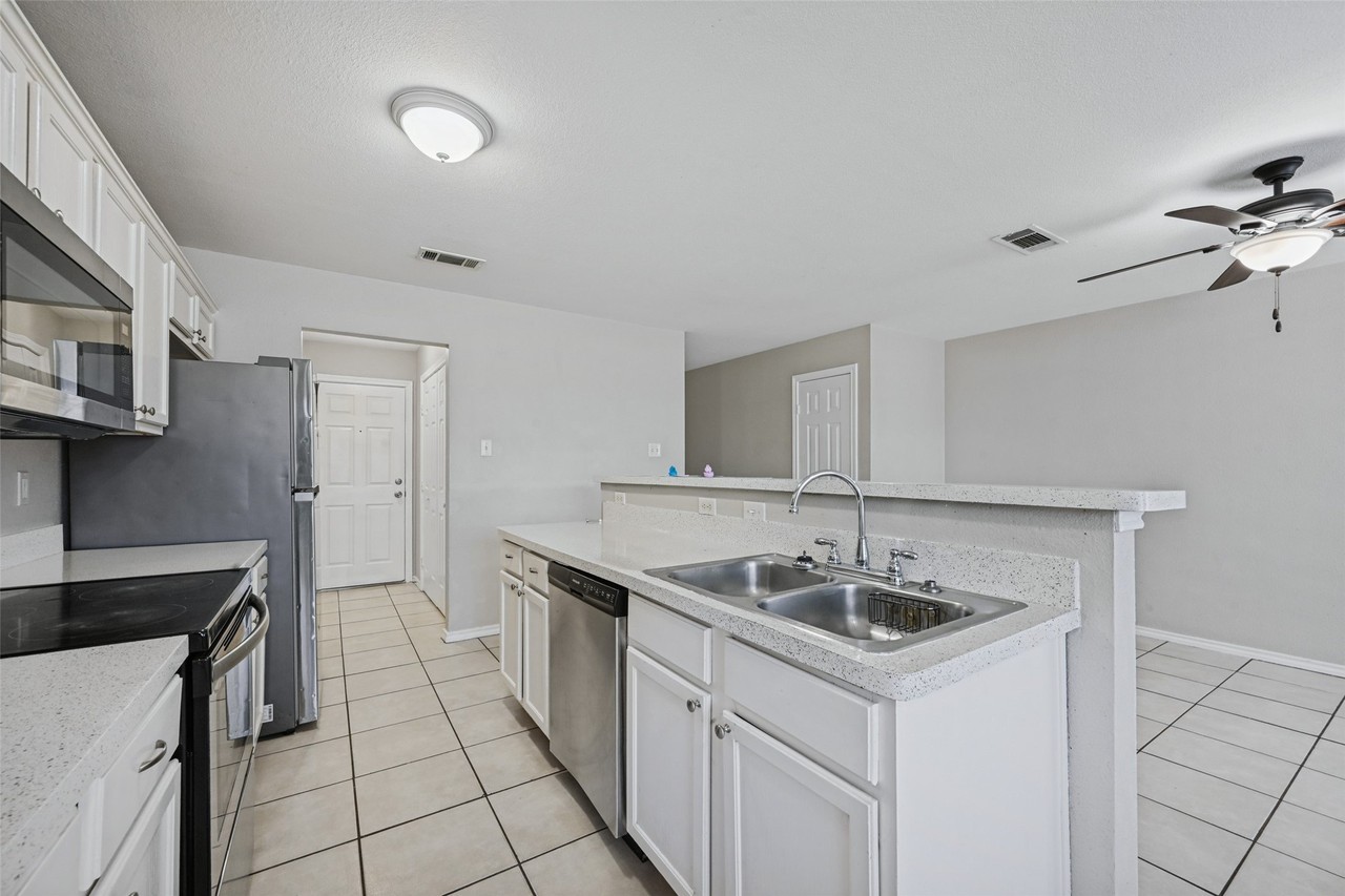 4610 Alamosa St - Photo 4 of 12