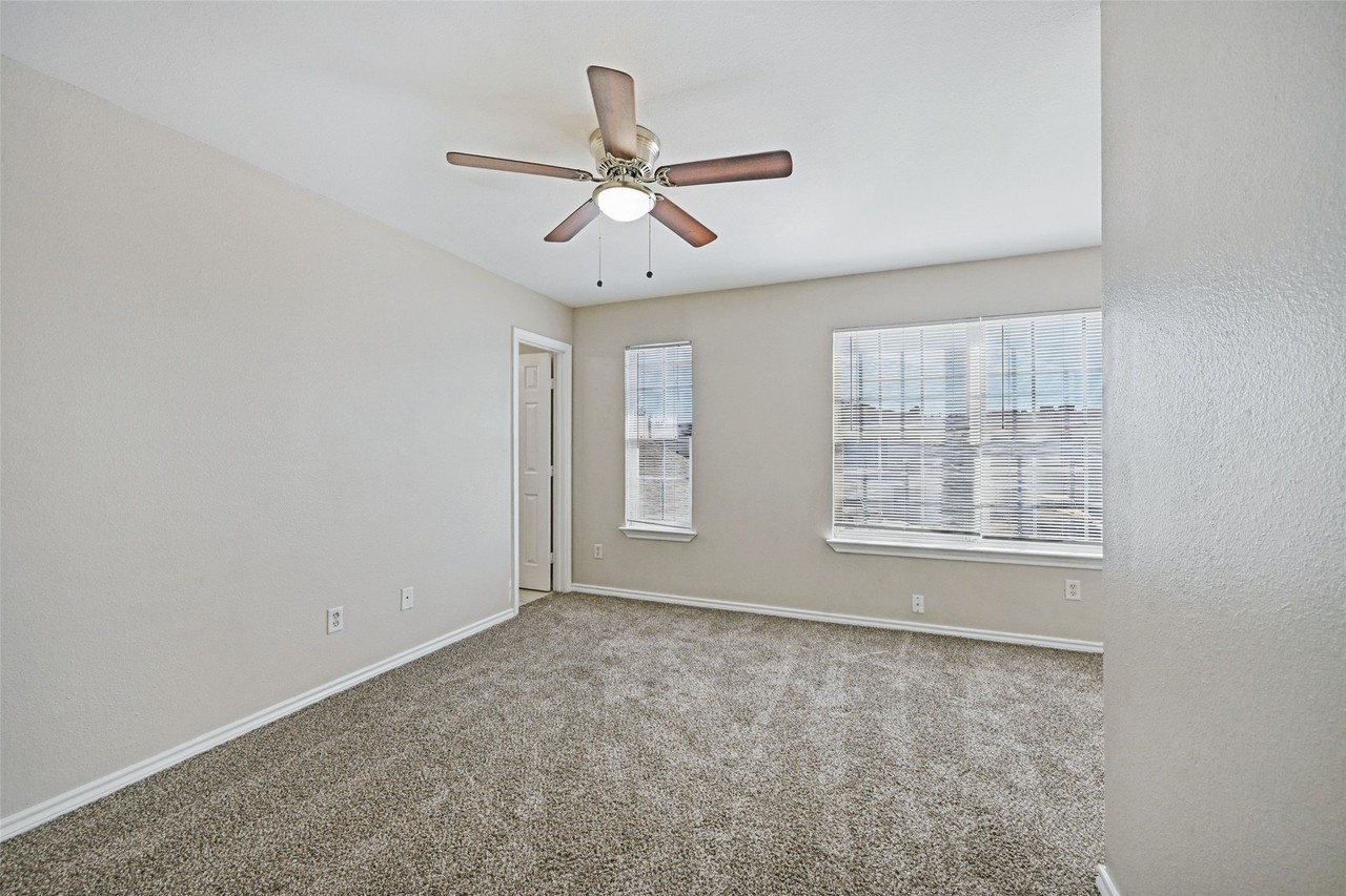 4610 Alamosa St - Photo 6 of 12