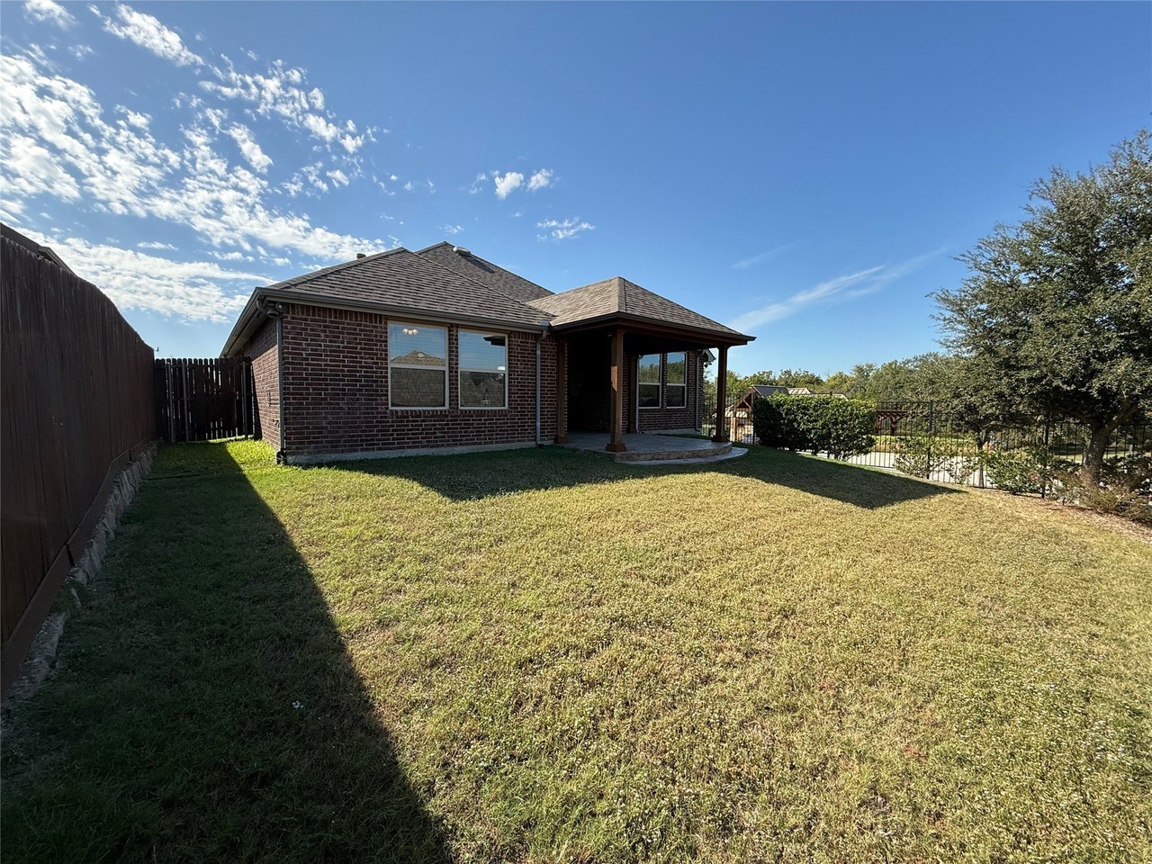 1702 Sagebrush Trl - Photo 4 of 27