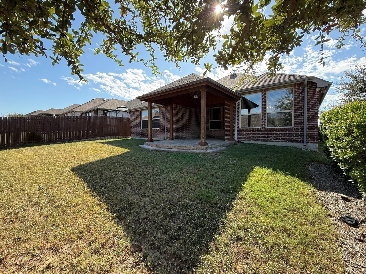 1702 Sagebrush Trl - Photo 5 of 27