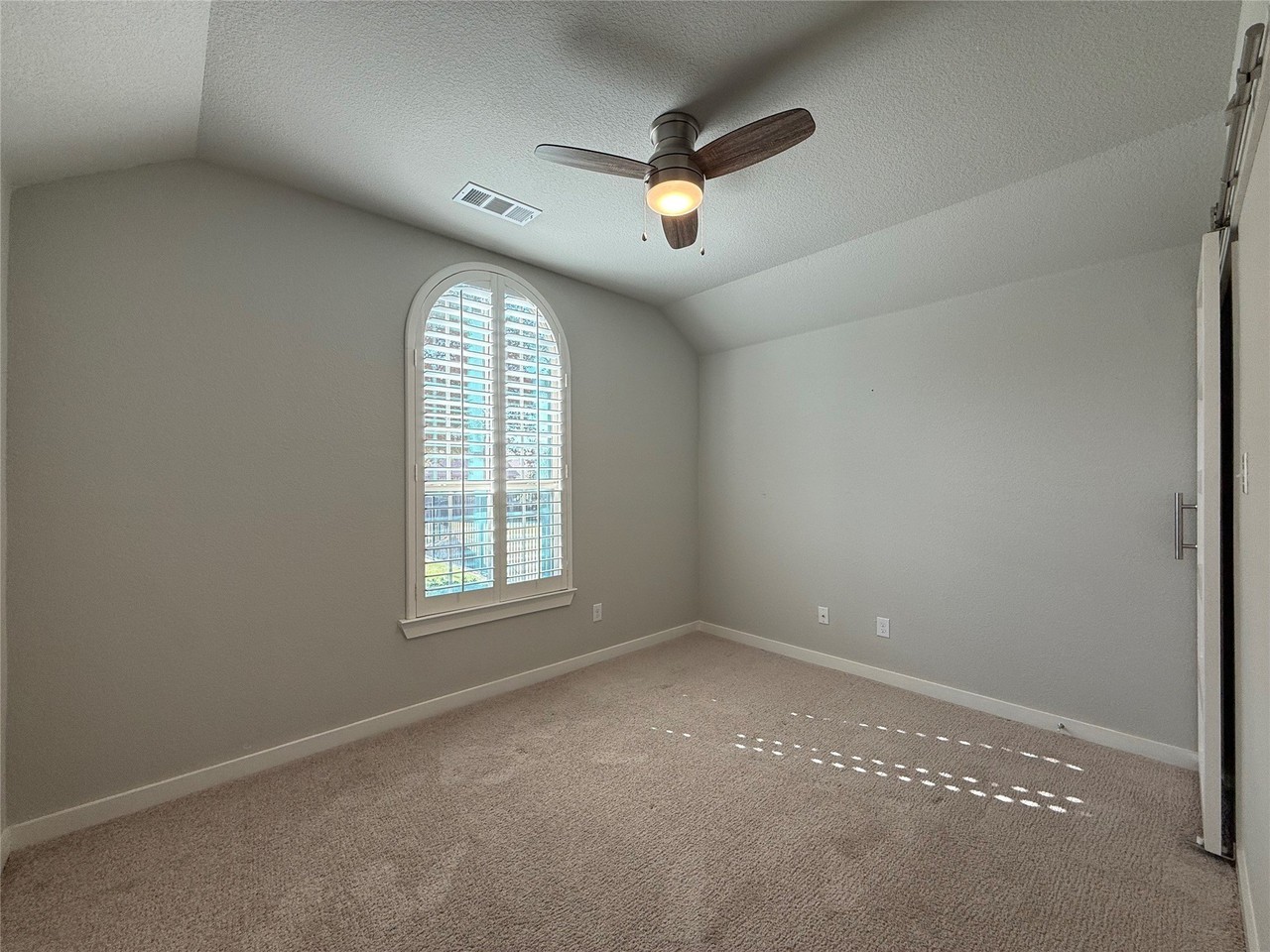 1702 Sagebrush Trl - Photo 6 of 27
