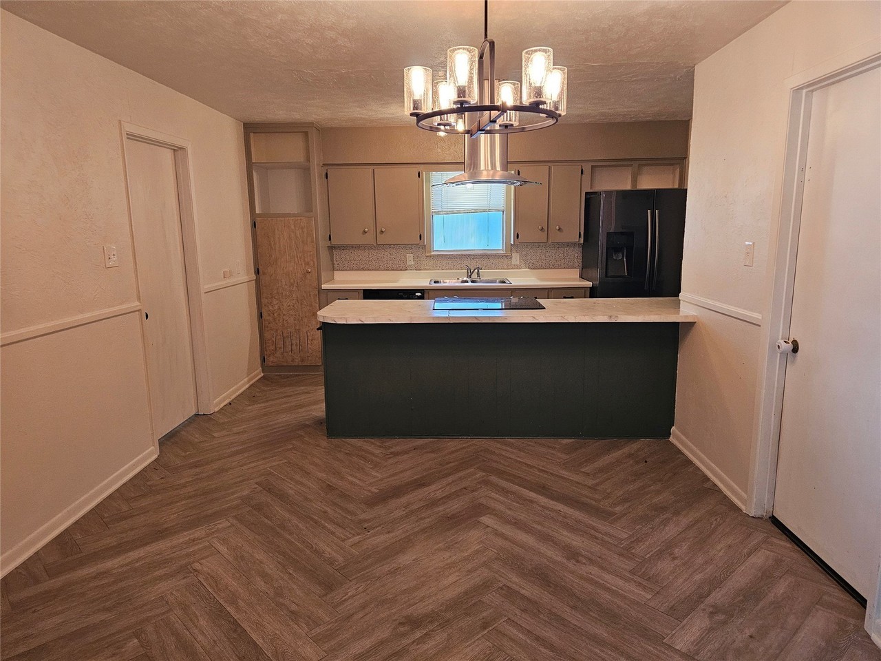 105 Sheraton Pl - Photo 4 of 18