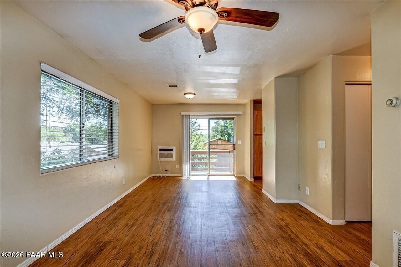 817 Ruth St #D - Photo 4 of 16
