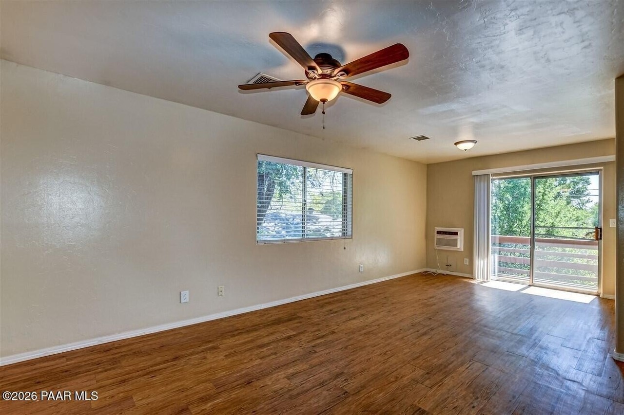 817 Ruth St #D - Photo 5 of 16