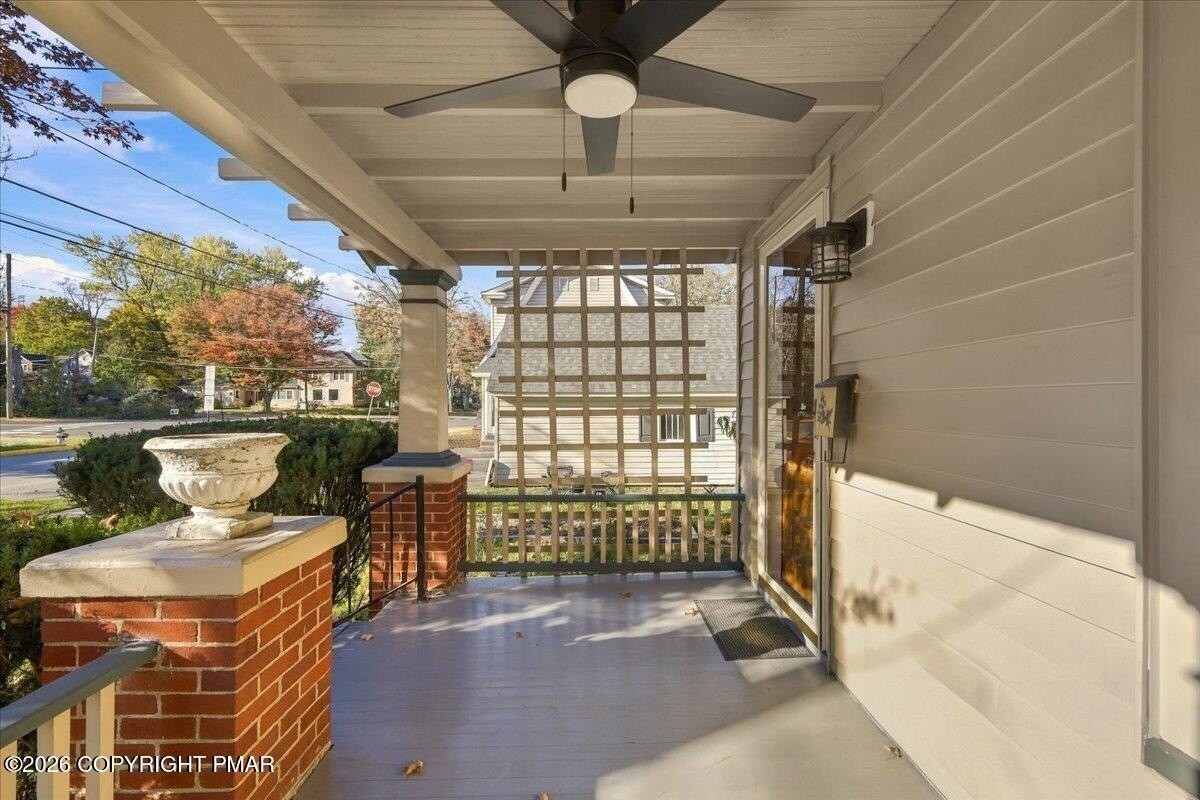 626 Bryant St - Photo 5 of 32