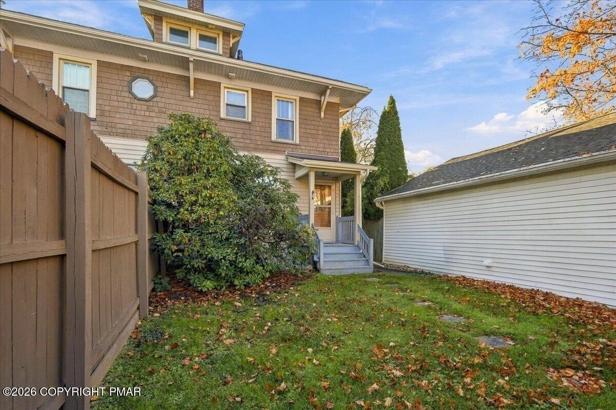 626 Bryant St - Photo 7 of 32