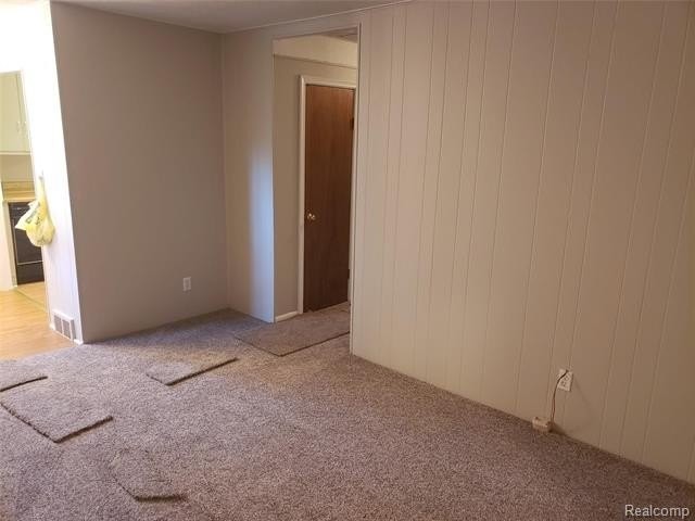 26455 Shiawassee Rd - Photo 7 of 17