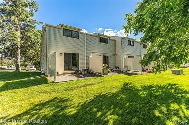 1669 Wimbledon Dr - Photo 5 of 28