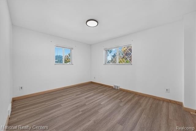 28715 Little Mack Ave - Photo 5 of 10