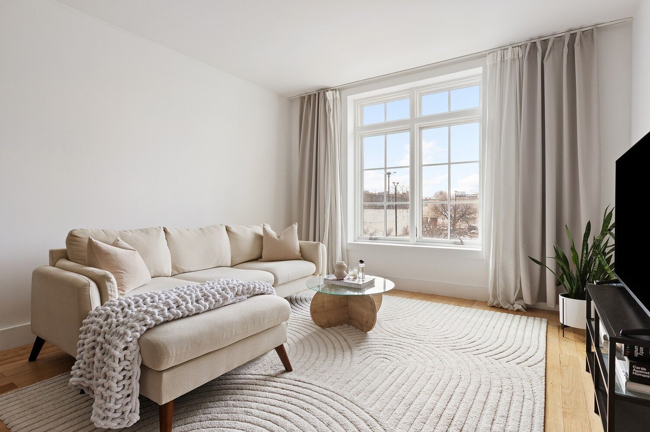627 Dekalb Ave - Photo 3 of 8