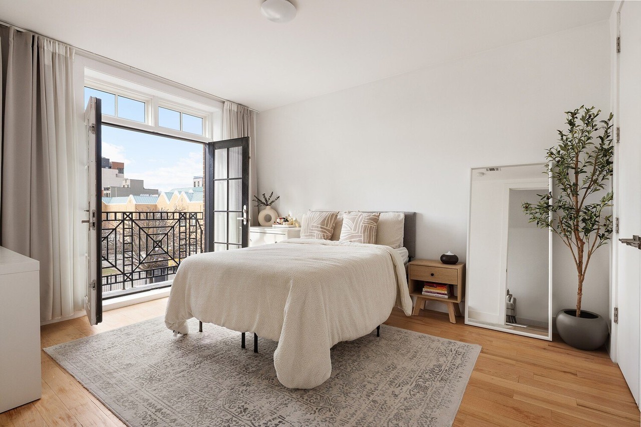 627 Dekalb Ave - Photo 7 of 8
