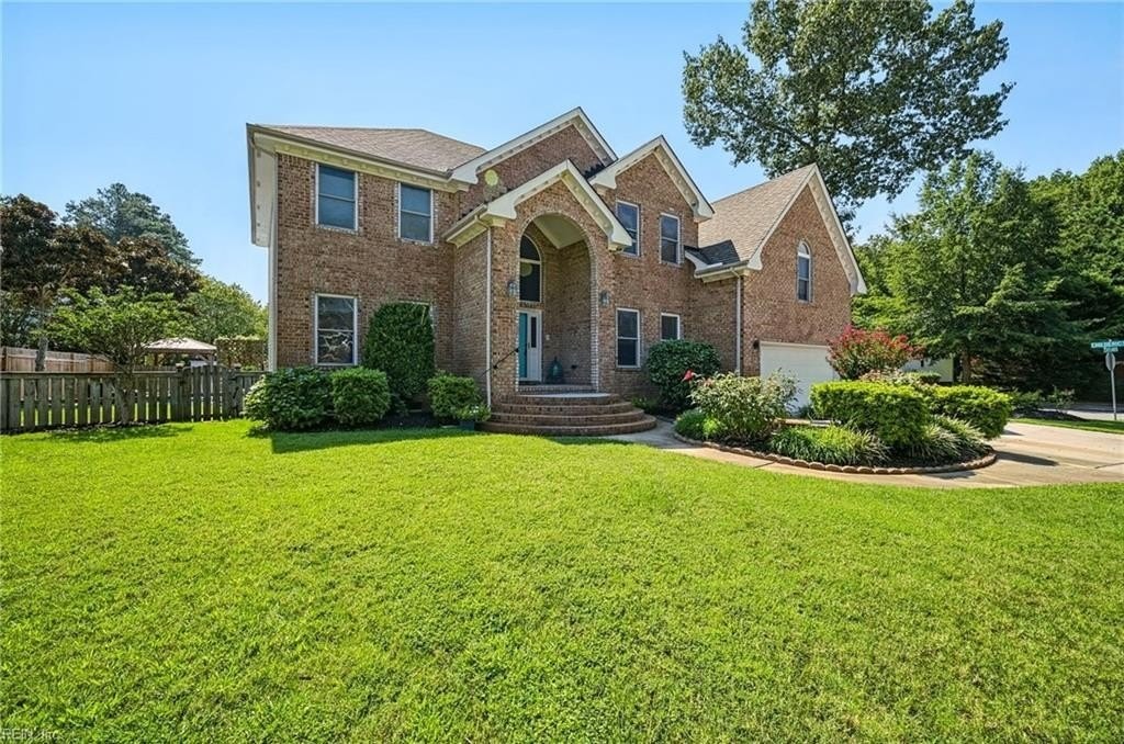 1888 Capel Manor Way - Photo 2 of 43