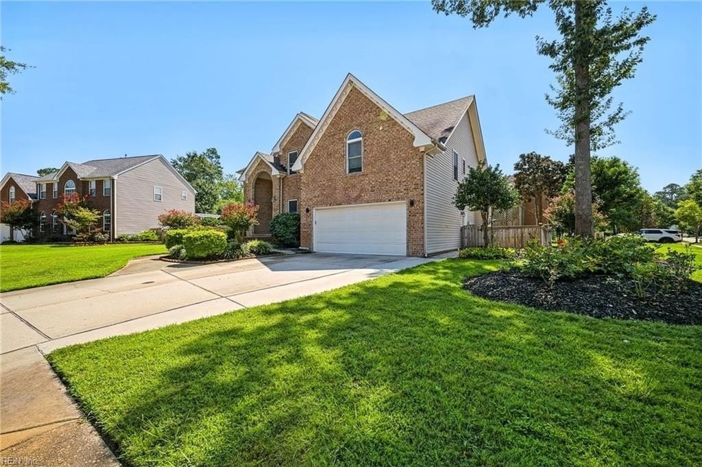 1888 Capel Manor Way - Photo 3 of 43