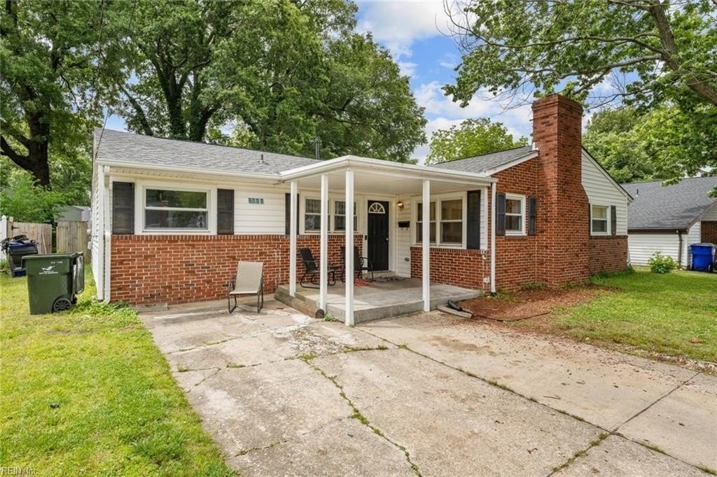 4625 Larkin St - Photo 2 of 33