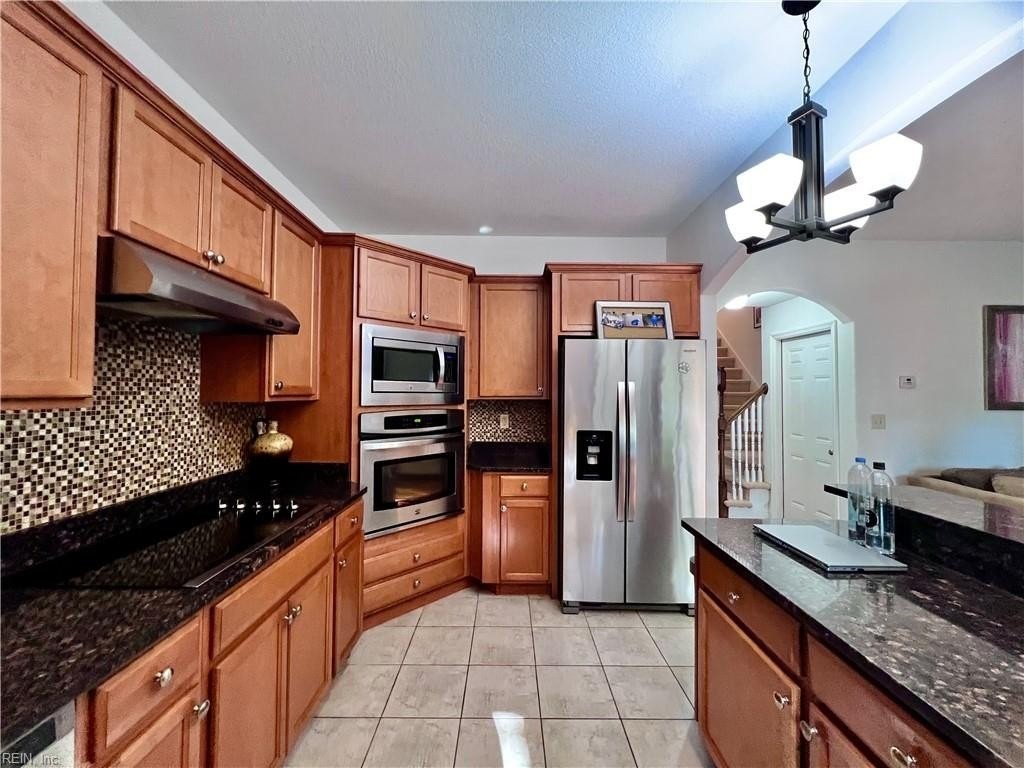 4901 Sligo Ct - Photo 6 of 32