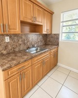 featured image of 633 Nw 15th Ter #3