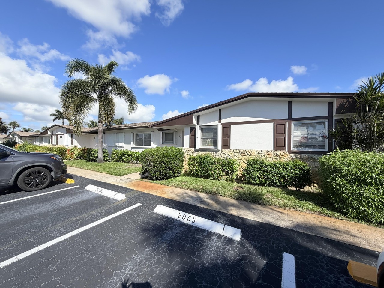 2965 Crosley Dr W #G - Photo 2 of 32