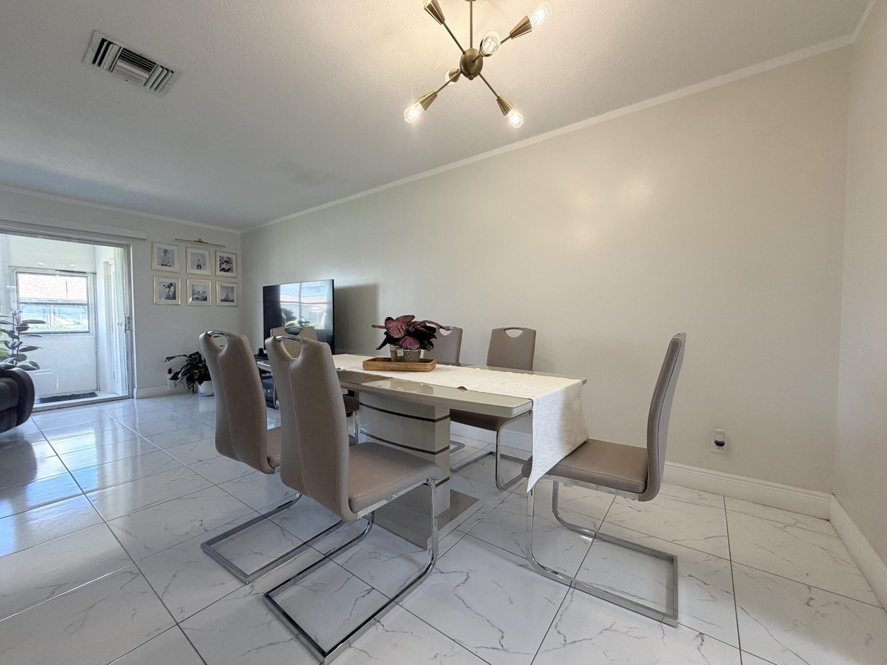 2965 Crosley Dr W #G - Photo 6 of 32