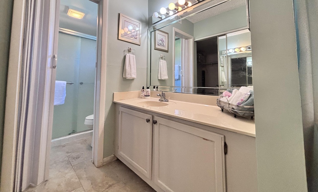2061 Nw 21st Ter #101 - Photo 6 of 19