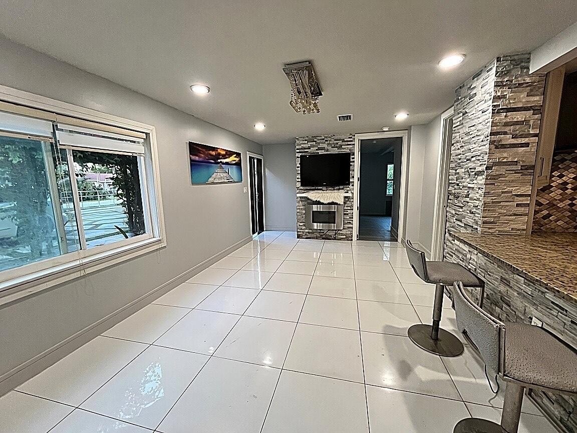354 Tangerine Dr - Photo 4 of 19