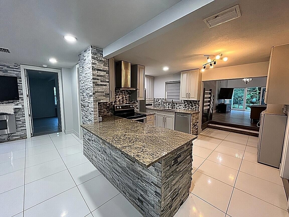 354 Tangerine Dr - Photo 6 of 19