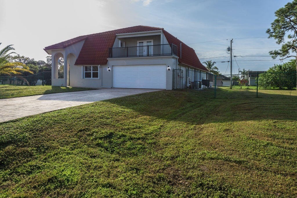 1250 Sw San Antonio Ave - Photo 4 of 48
