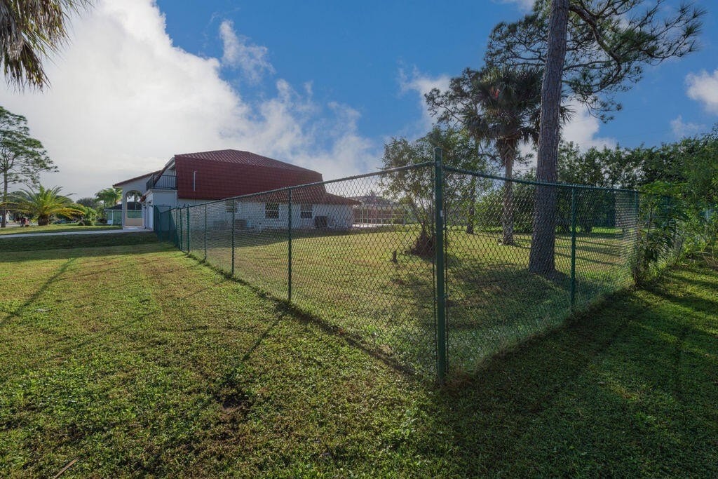 1250 Sw San Antonio Ave - Photo 6 of 48