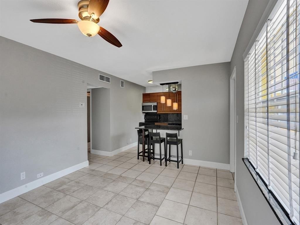 51 Ne 24th St #10 - Photo 6 of 22