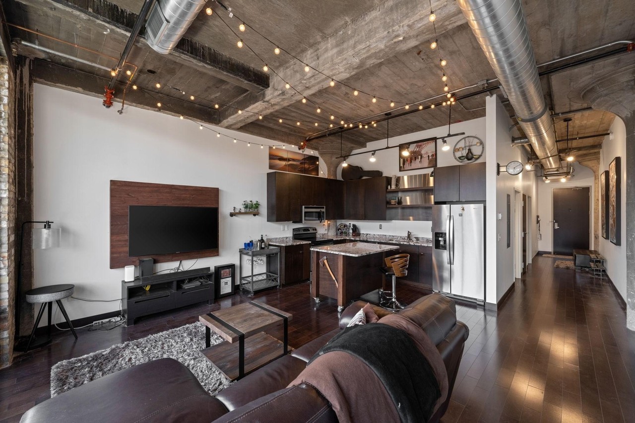 618 Washington Ave N #502 - Photo 3 of 41