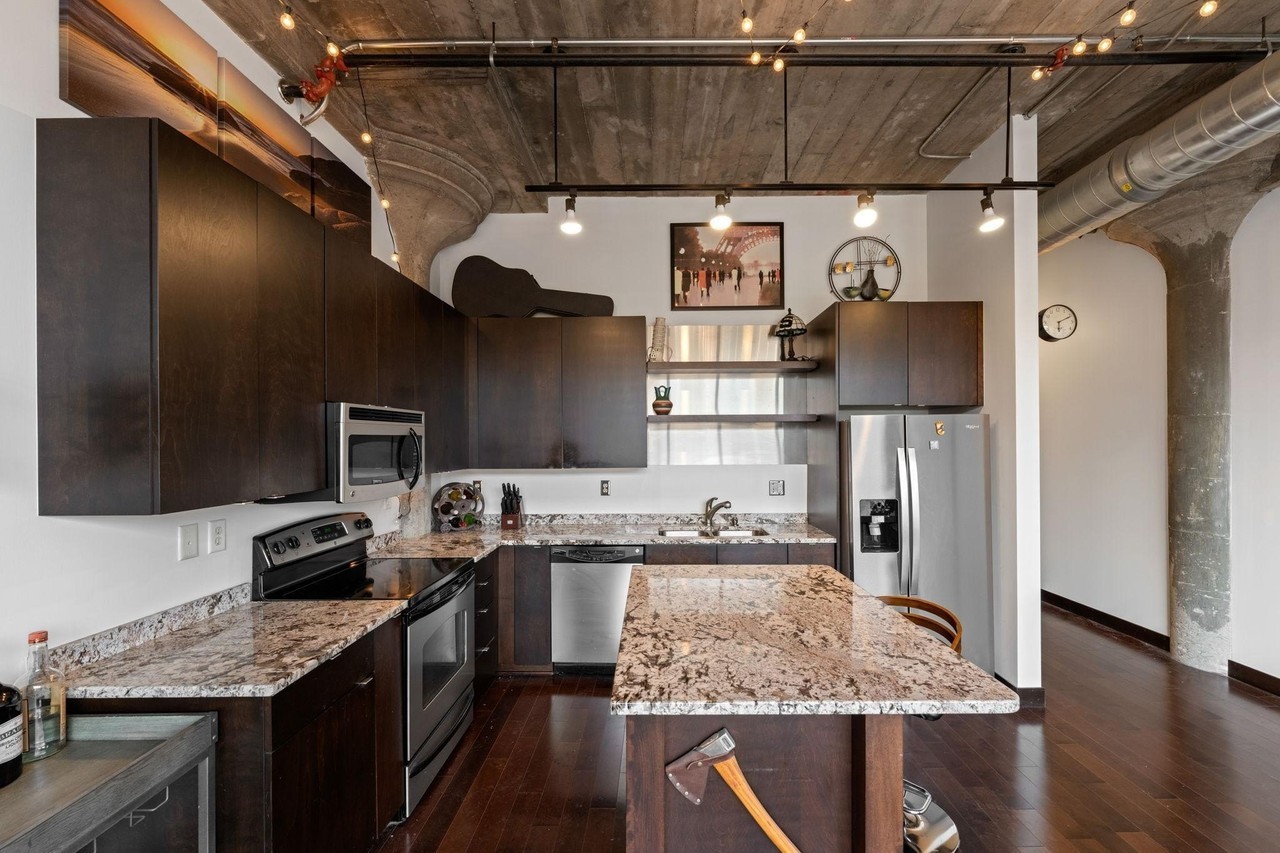 618 Washington Ave N #502 - Photo 4 of 41