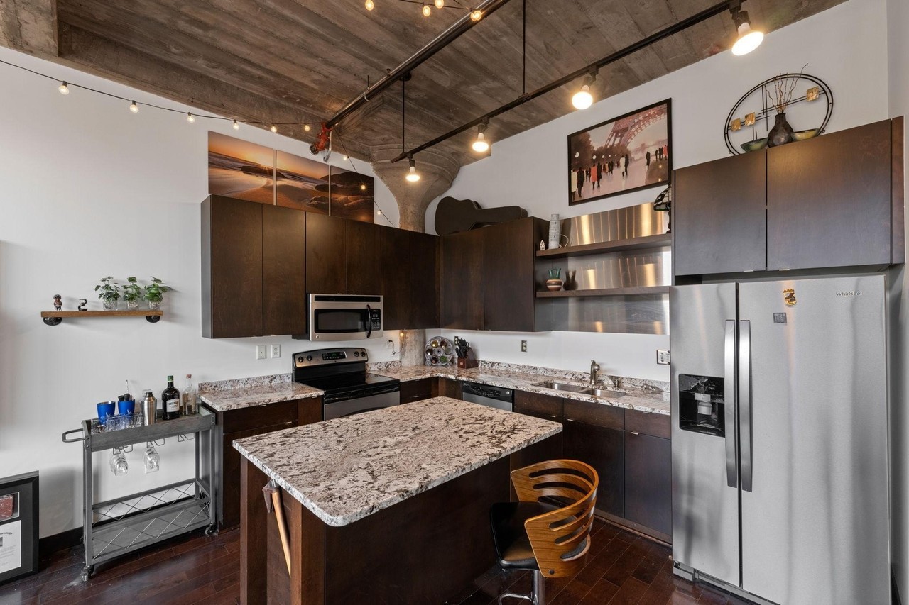 618 Washington Ave N #502 - Photo 5 of 41