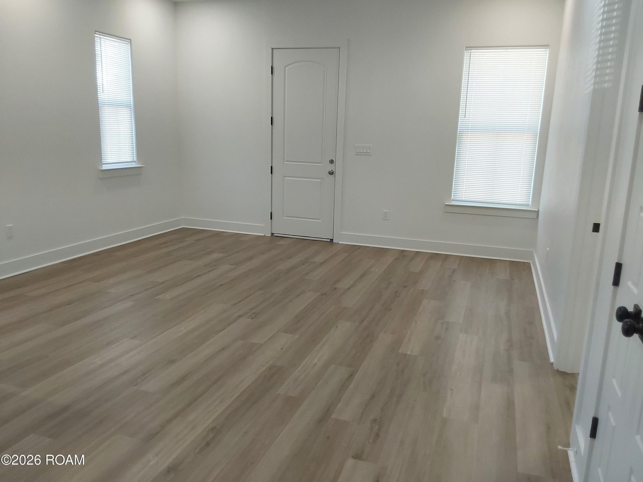 950 Mehle St - Photo 4 of 34