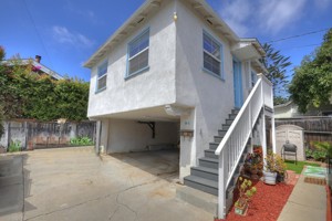 featured image of 311 E Victoria St #C