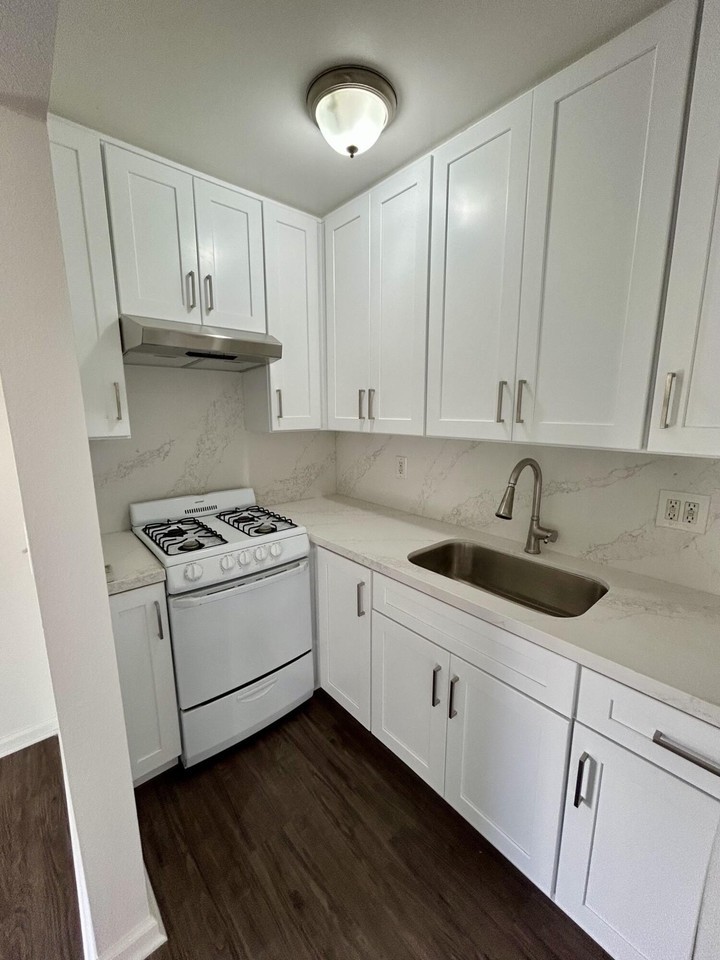 47 Ocean View Ave #12 - Photo 6 of 11