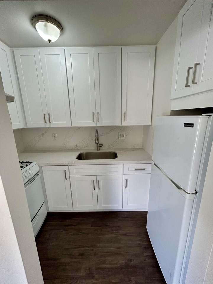 47 Ocean View Ave #12 - Photo 7 of 11